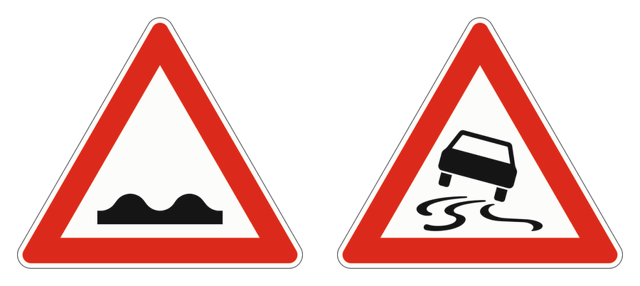 Links Warnschild mit zwei Bodenwellen, rechts Warnschild mit einem Auto und geschwungenen Spuren