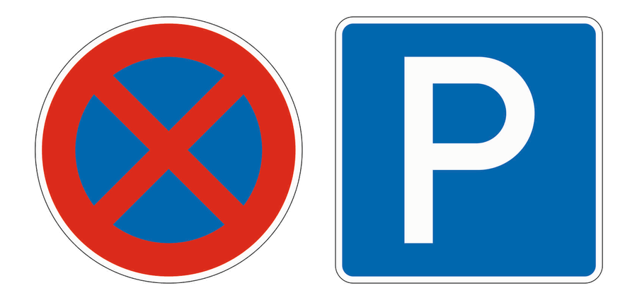 Links absolutes Haltverbot, rechts das blaue Schild Parken mit weißem P