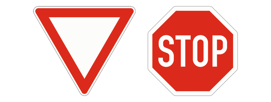 Vorfahrt gewähren als Dreieck mit Spitze nach unten und Halt. Vorfahrt gewähren als rotes Achteck mit STOP