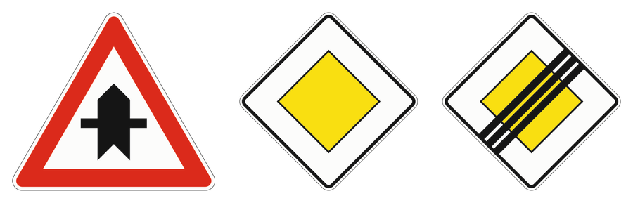 Die Zeichen „Vorfahrt“, „Vorfahrtstraße“ und „Ende der Vorfahrtstraße“ nebeneinander